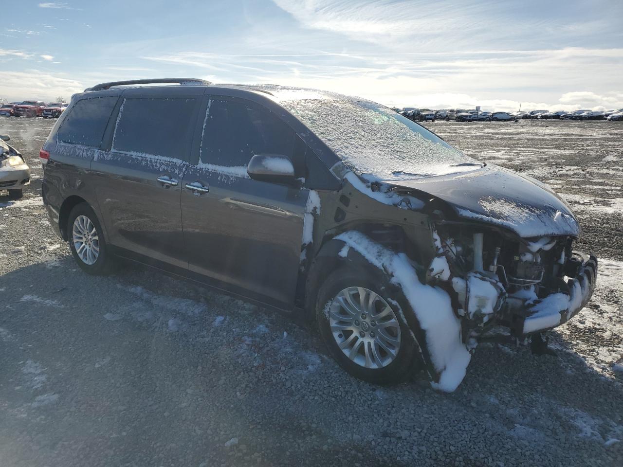 2012 Toyota Sienna - Image 4