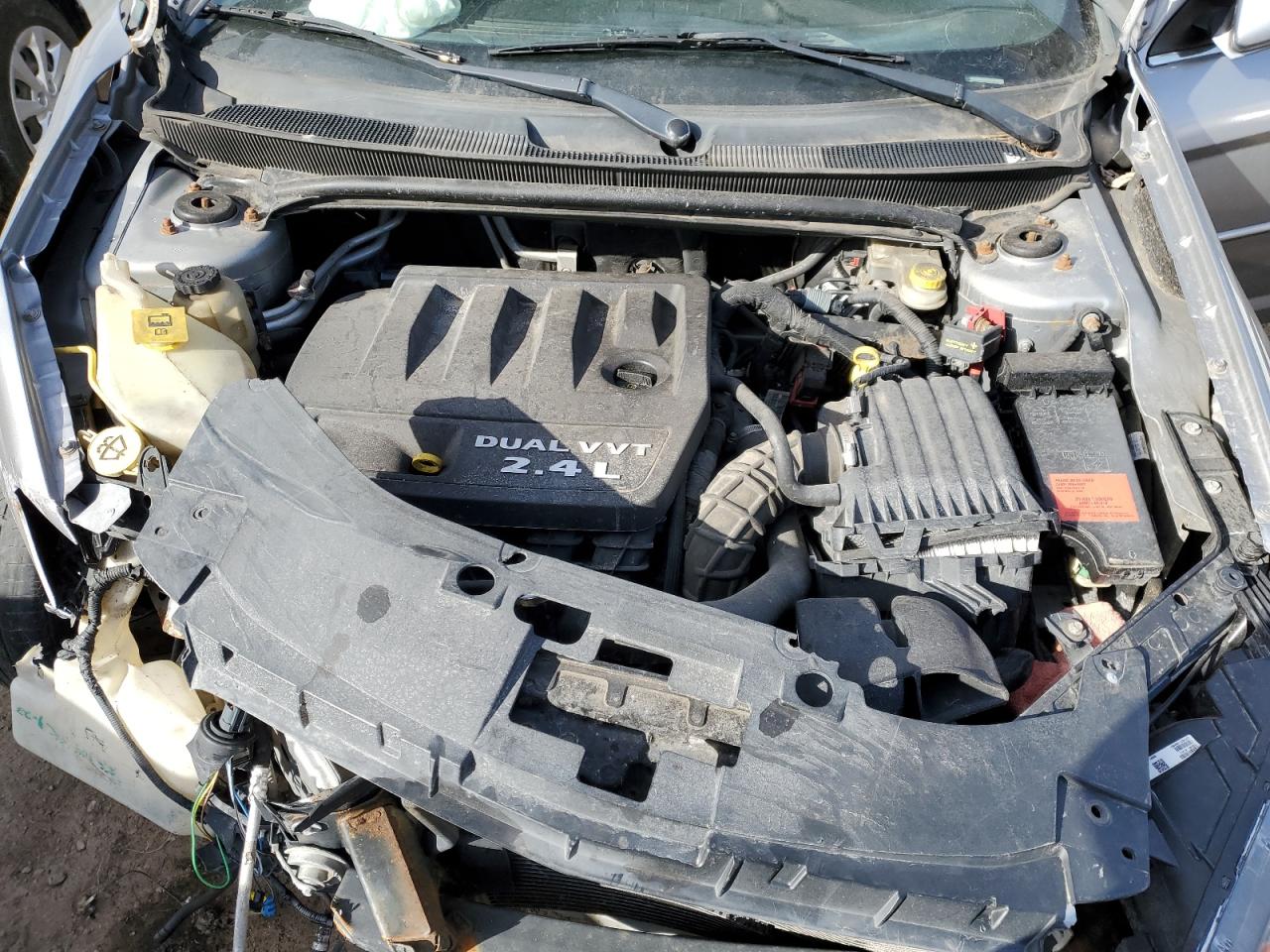 2013 Chrysler 200 - Image 11