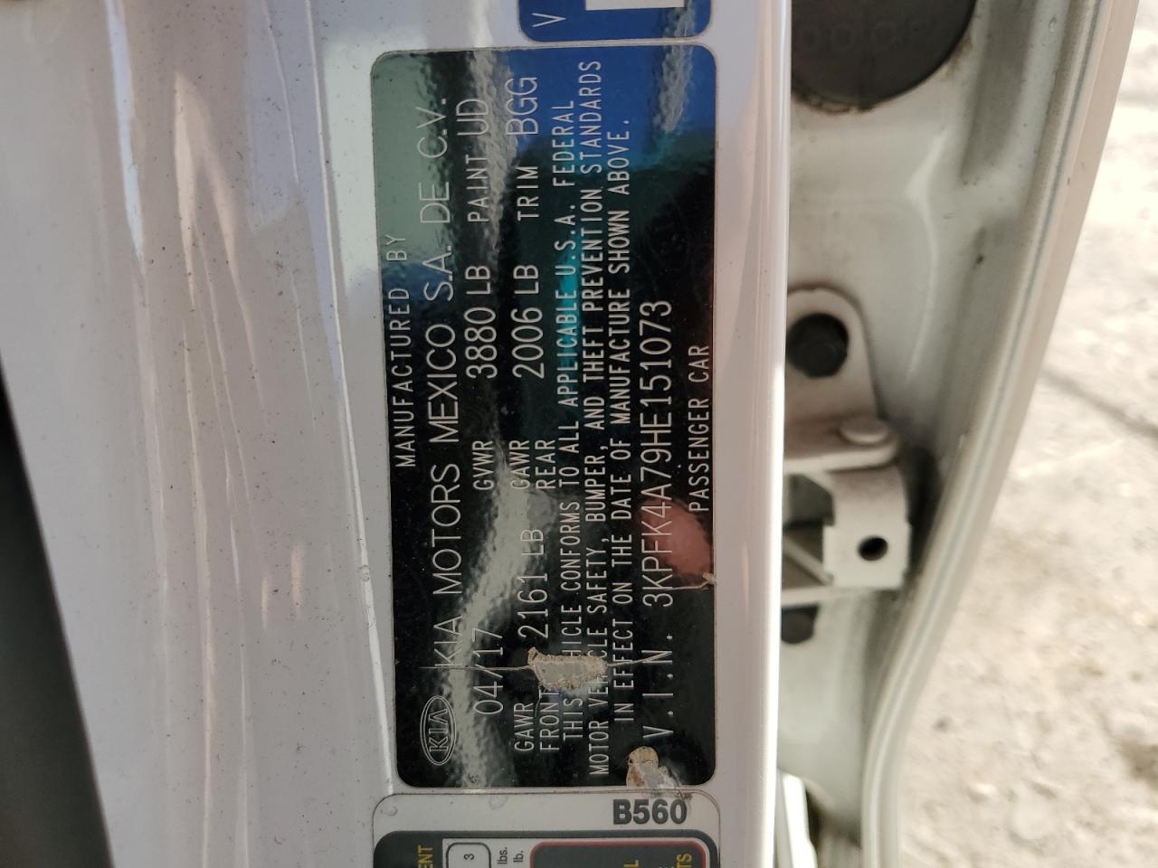 2017 Kia Forte - Image 12