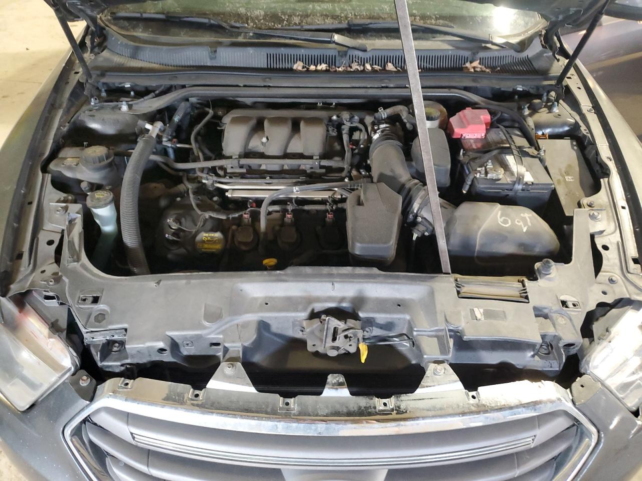 2013 Ford Taurus - Image 11