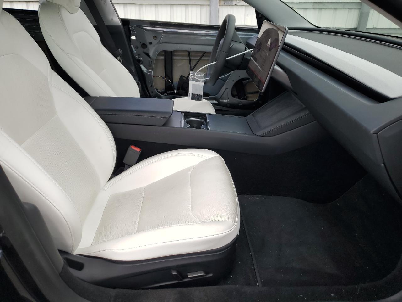 Фото: 5YJ3E1EB8RF868583 - 7