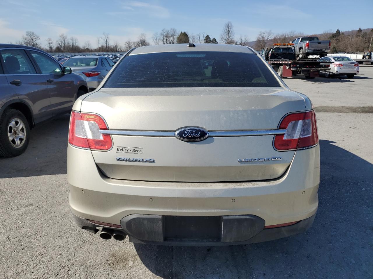 2010 Ford Taurus - Image 6