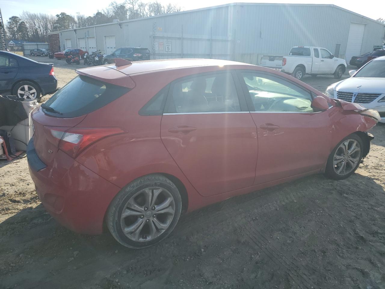 2013 Hyundai Elantra - Image 3