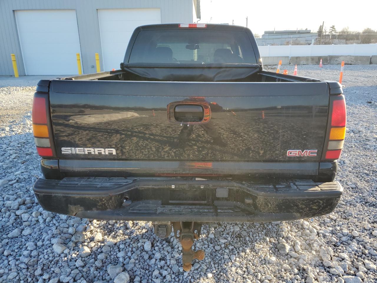 2004 GMC Sierra - Image 6