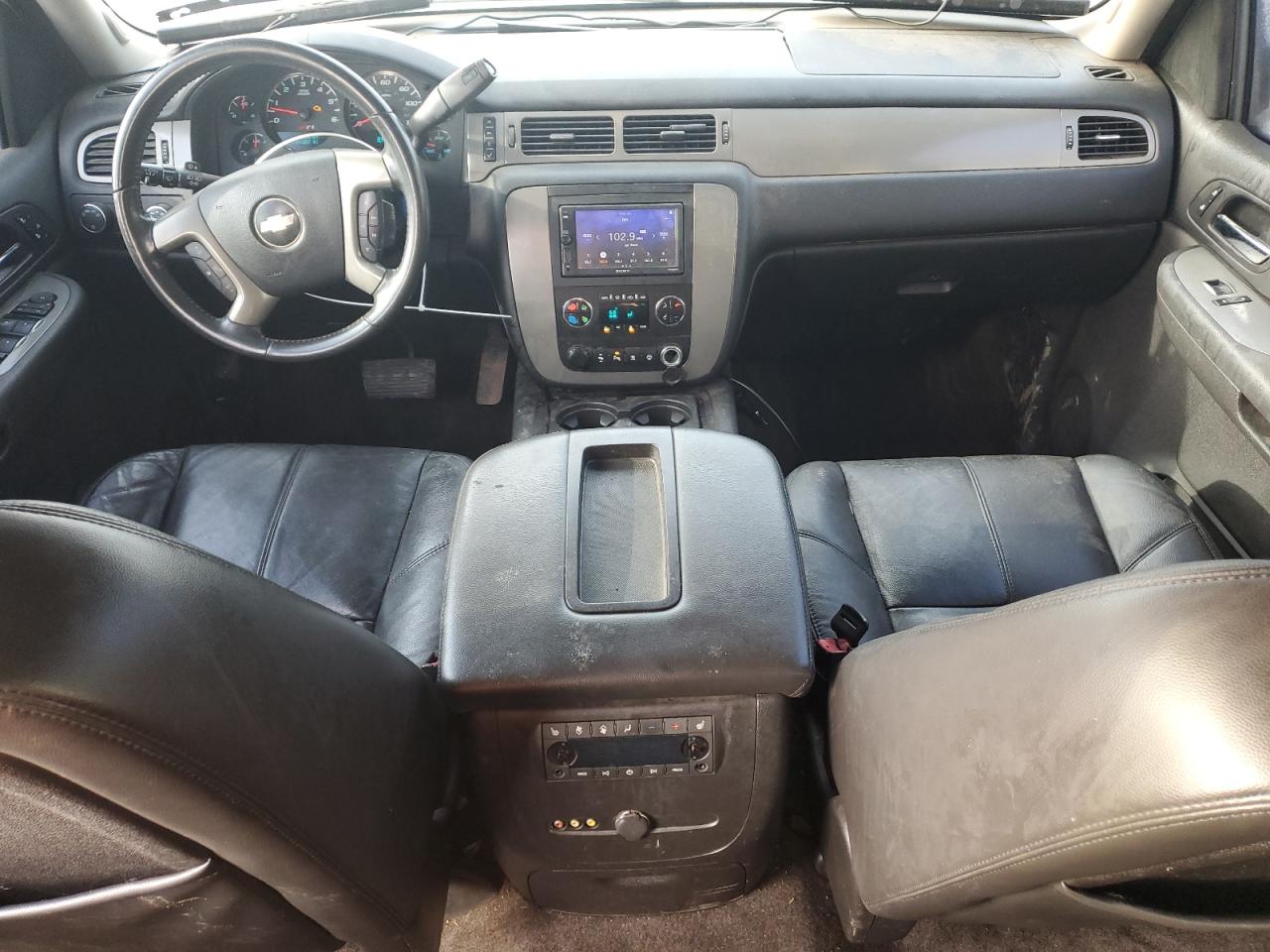 2008 Chevrolet Suburban - Image 8