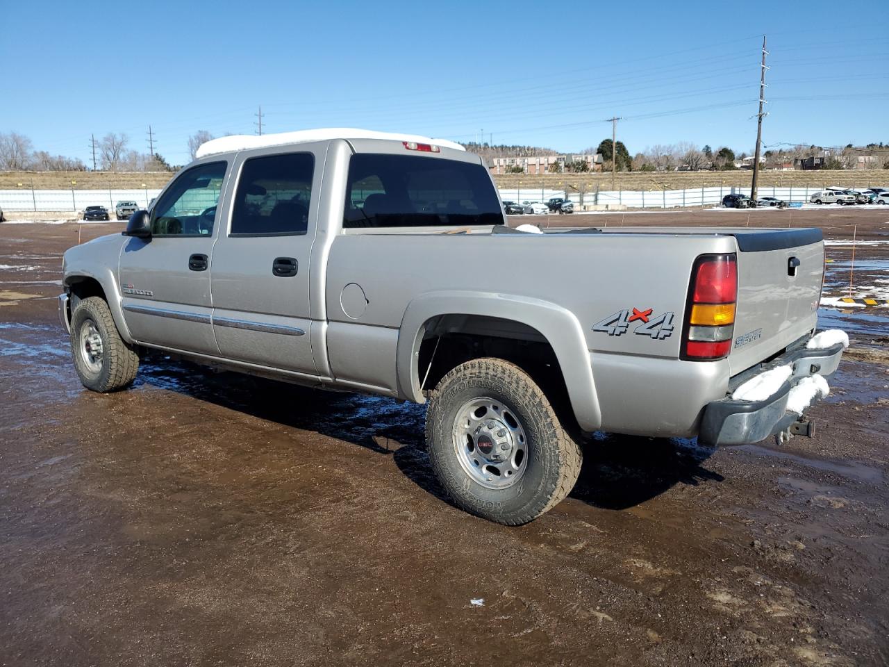 2004 GMC Sierra - Image 2