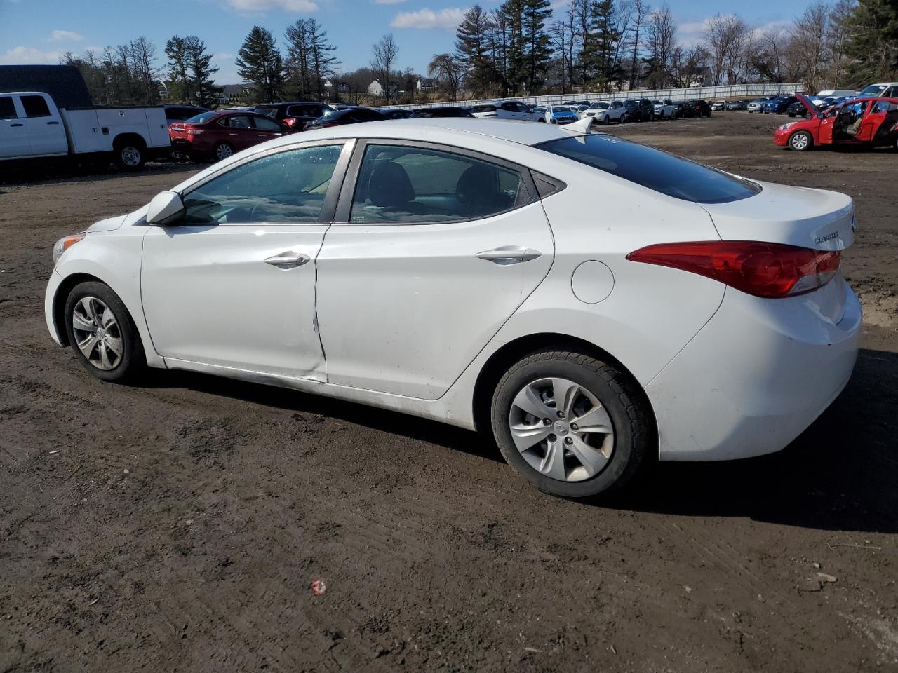 2013 Hyundai Elantra - Image 2