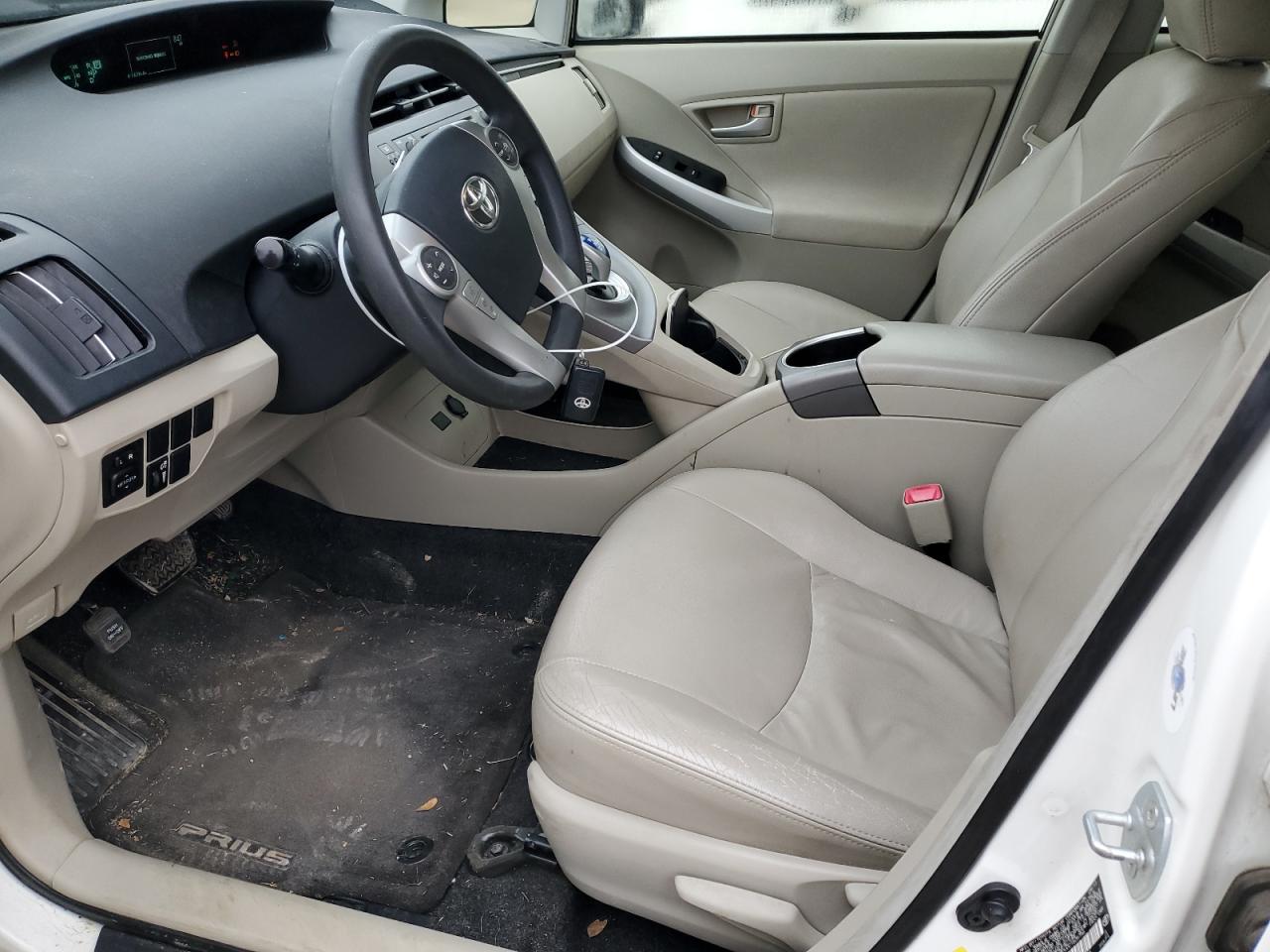 2012 Toyota Prius - Image 8