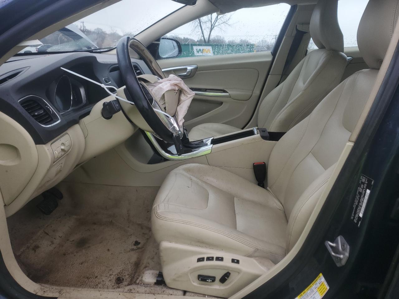 2015 Volvo V60 - Image 7
