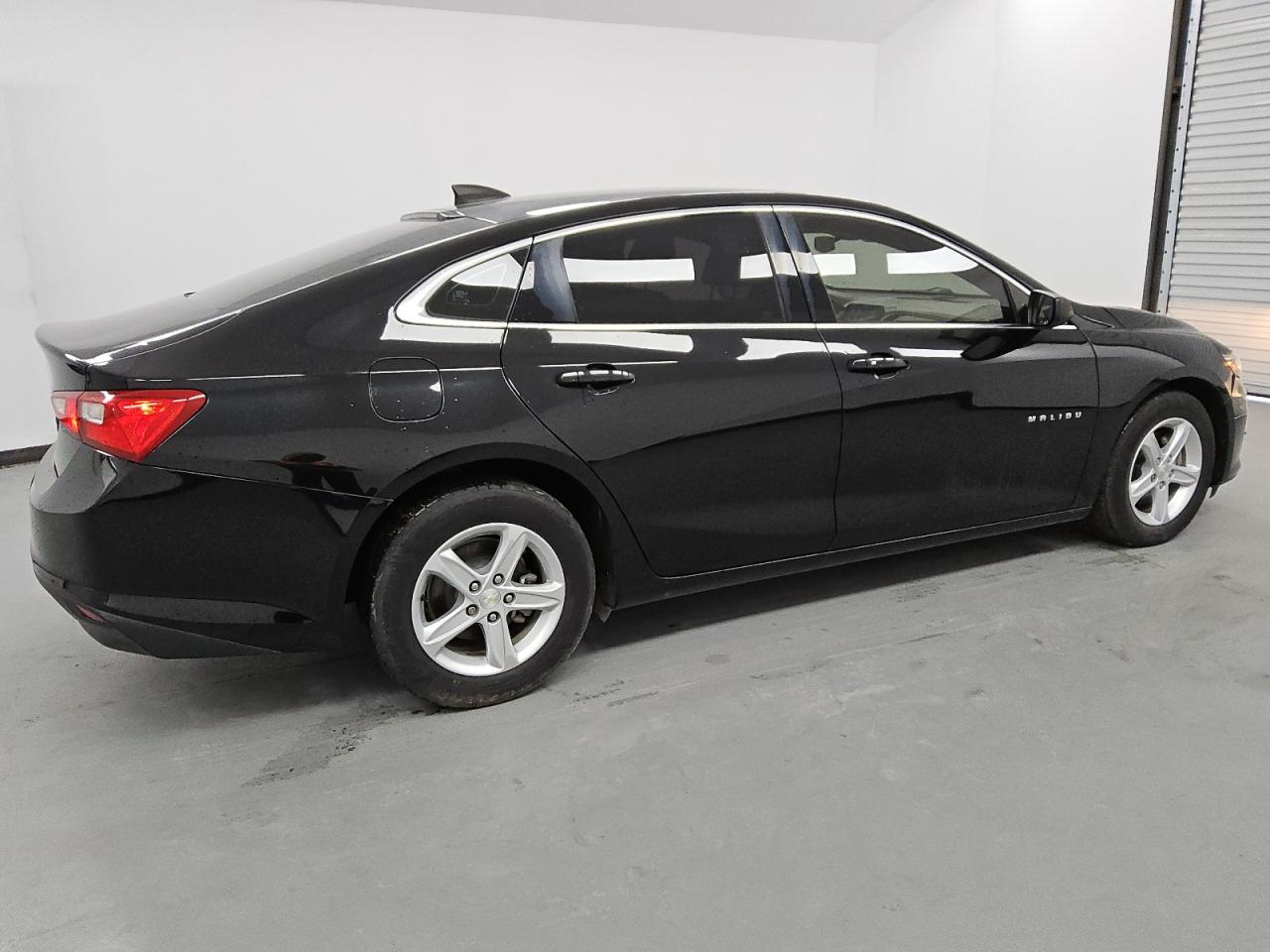 2020 Chevrolet Malibu - Image 3
