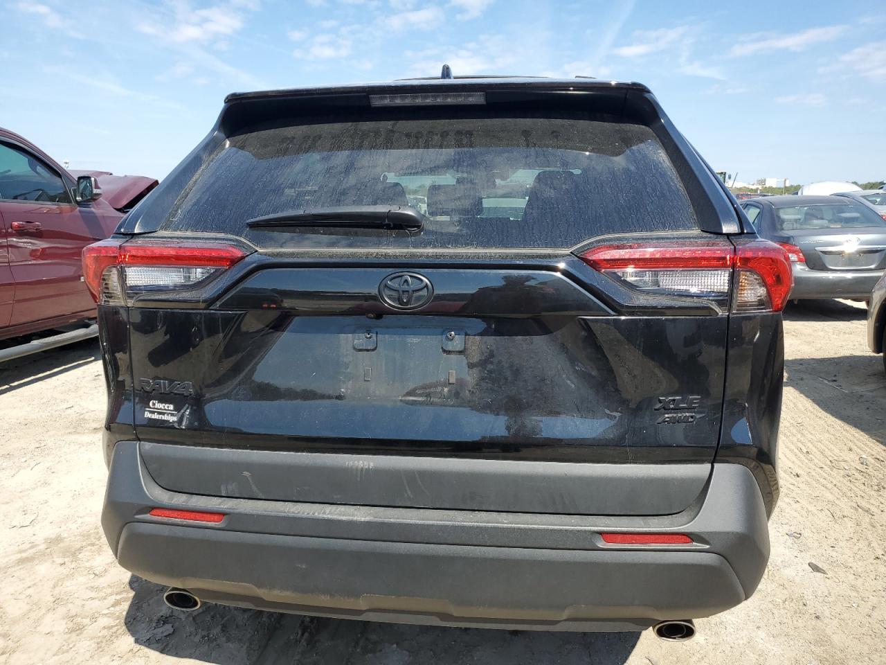 2023 Toyota RAV 4 - Image 6