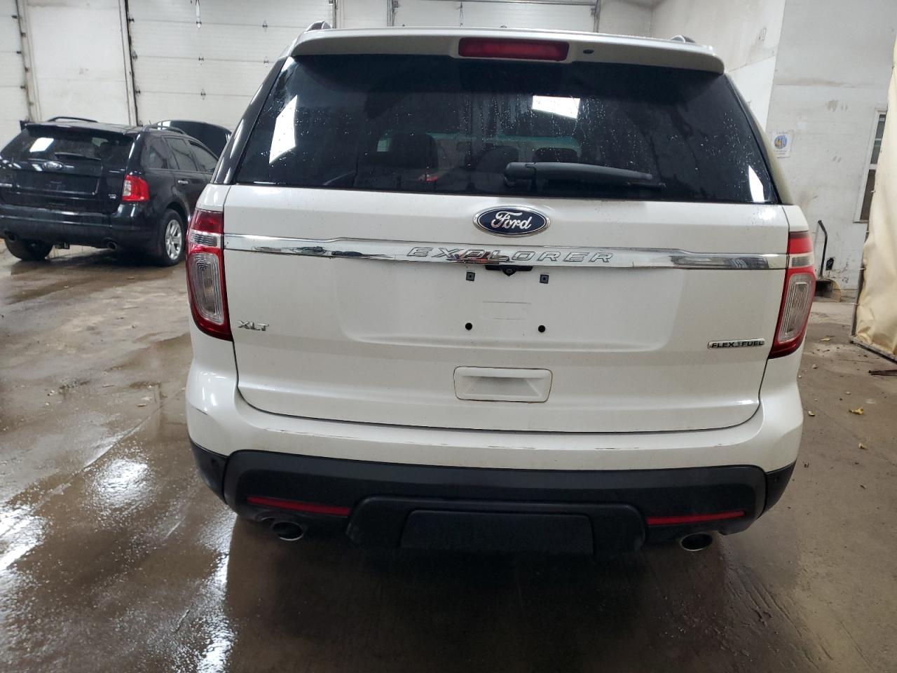 2015 Ford Explorer - Image 6