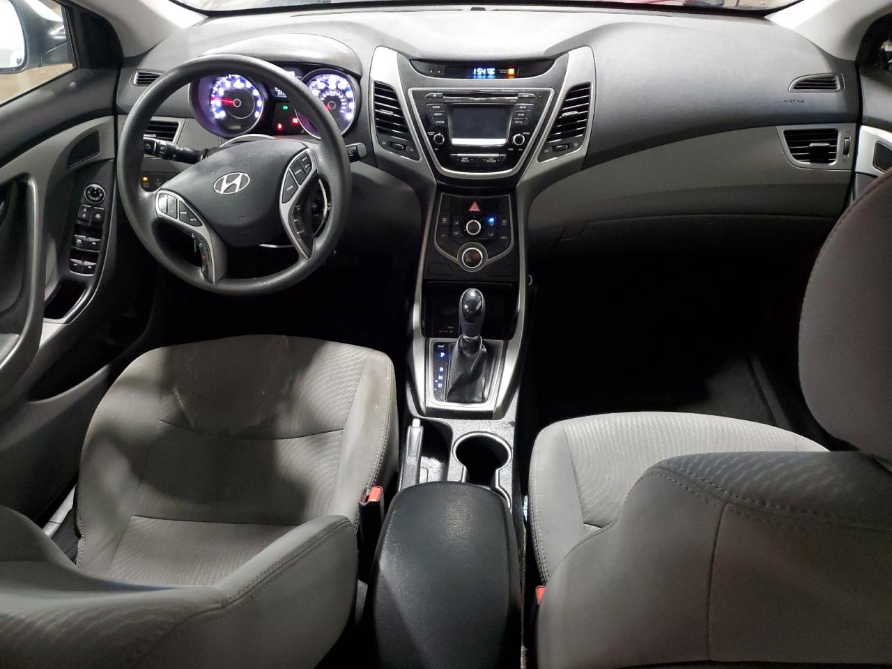 2015 Hyundai Elantra - Image 8