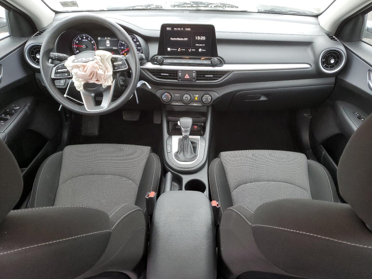 2024 Kia Forte - Image 8