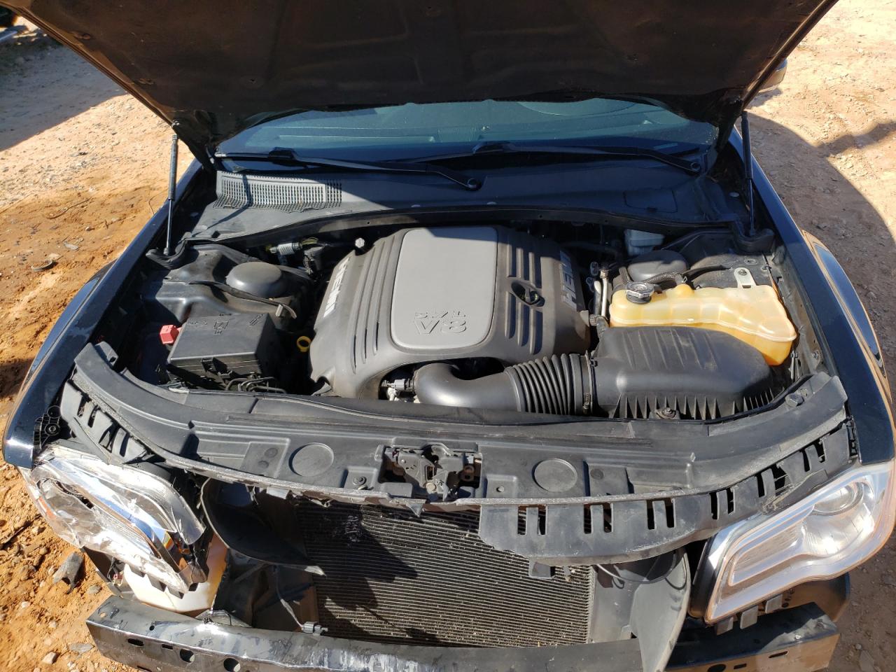 2014 Chrysler 300 - Image 12