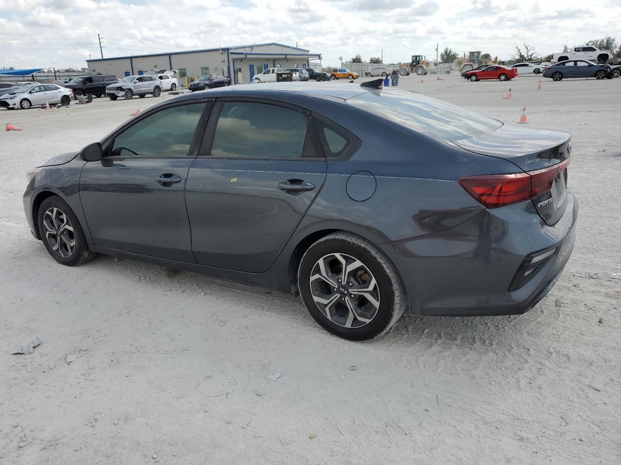 2019 Kia Forte - Image 2