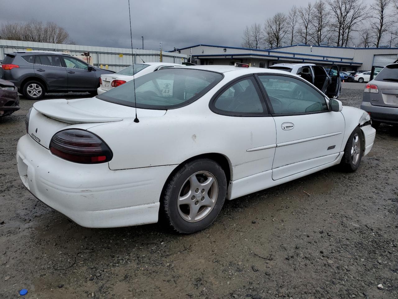 1997 Pontiac Grand Prix - Image 3