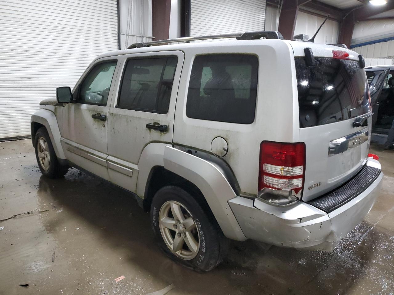 2011 Jeep Liberty (North America) - Image 2