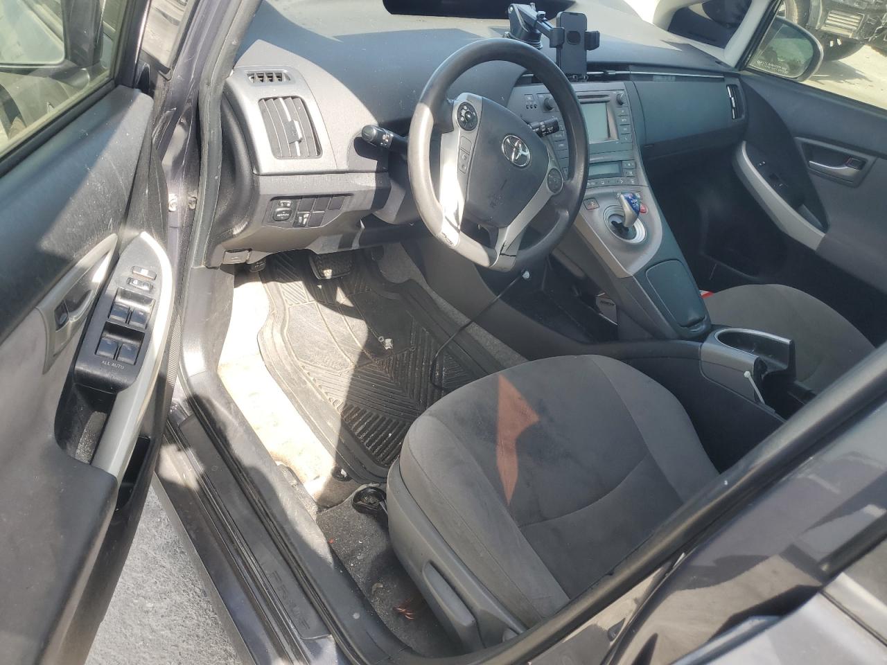 2012 Toyota Prius - Image 8