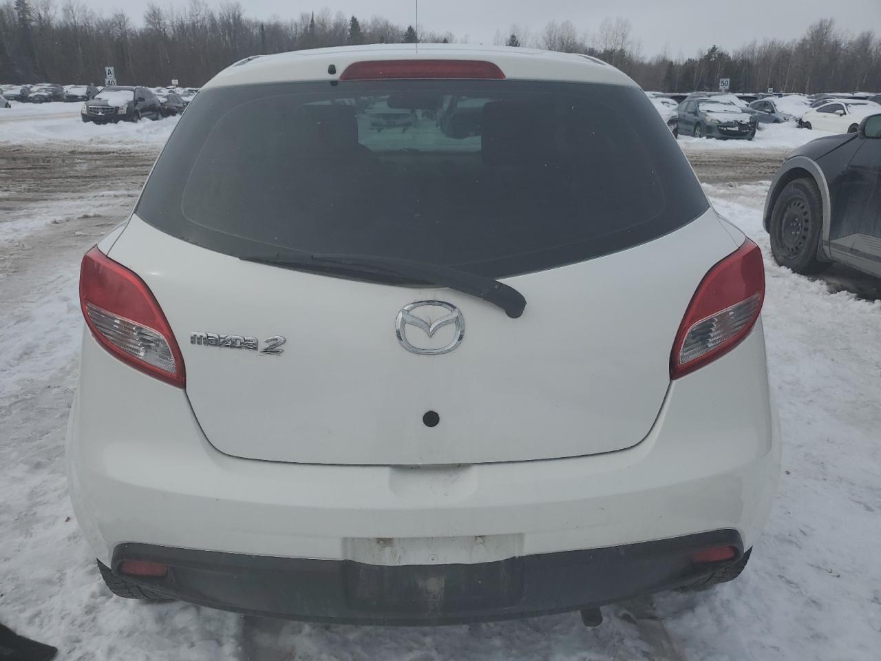 2011 Mazda 2 - Image 6