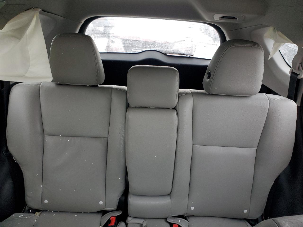 2015 Toyota RAV 4 - Image 10