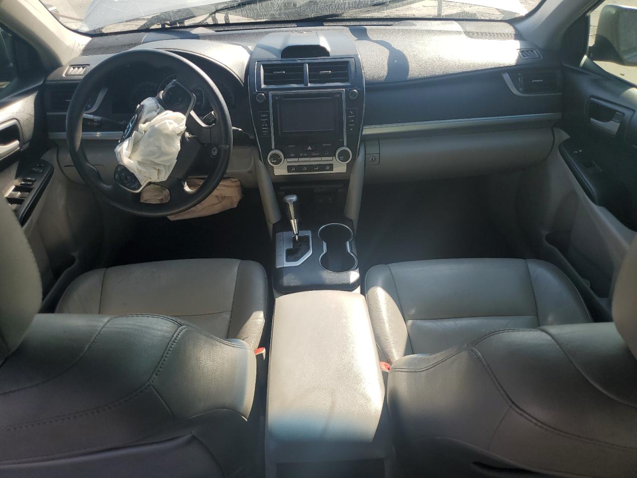 2014 Toyota Camry - Image 8