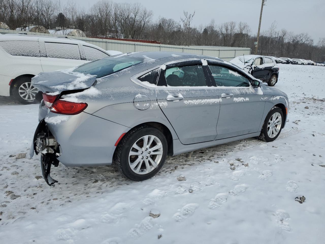 2016 Chrysler 200 - Image 3