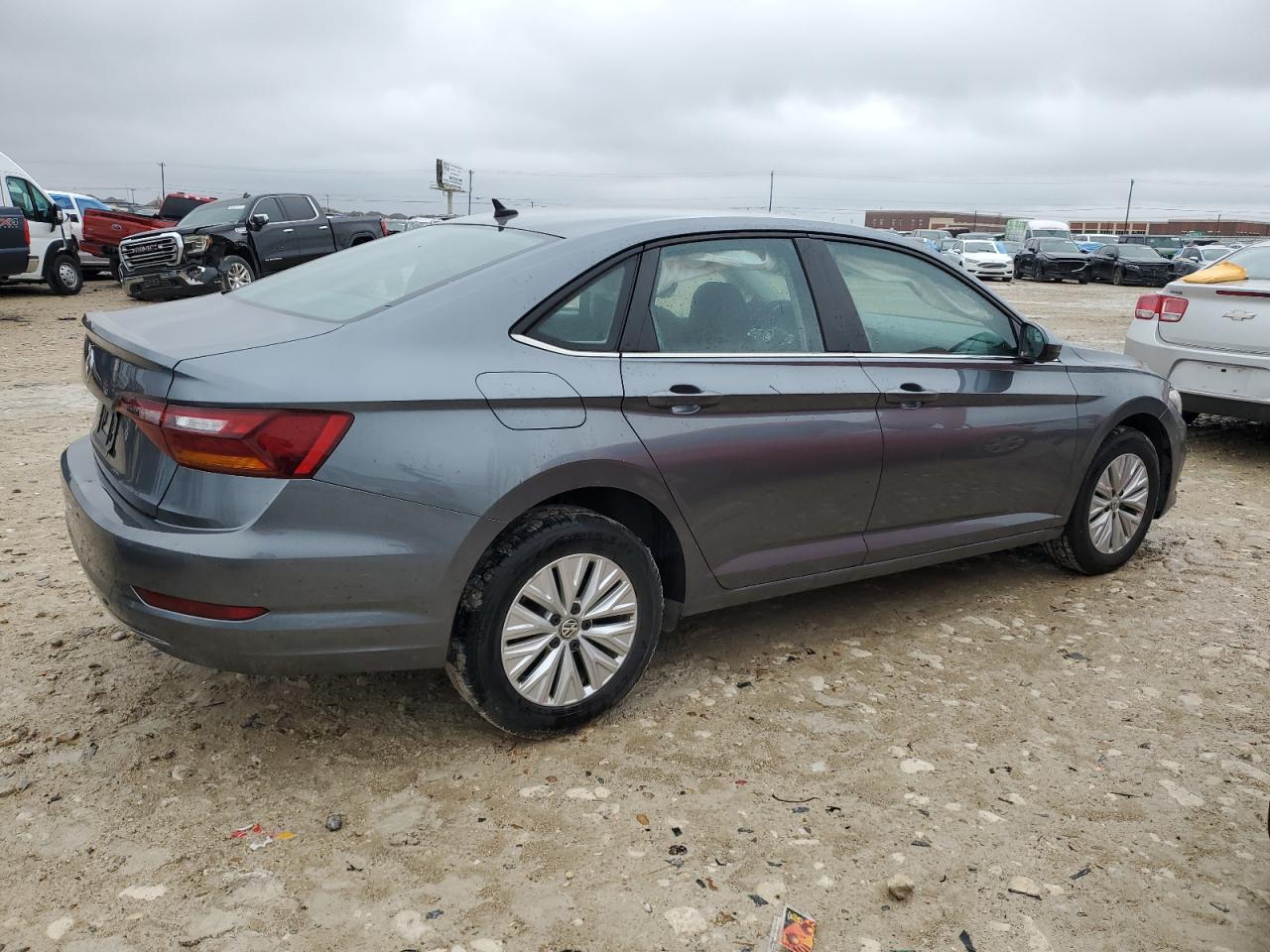 2019 Volkswagen Jetta - Image 3