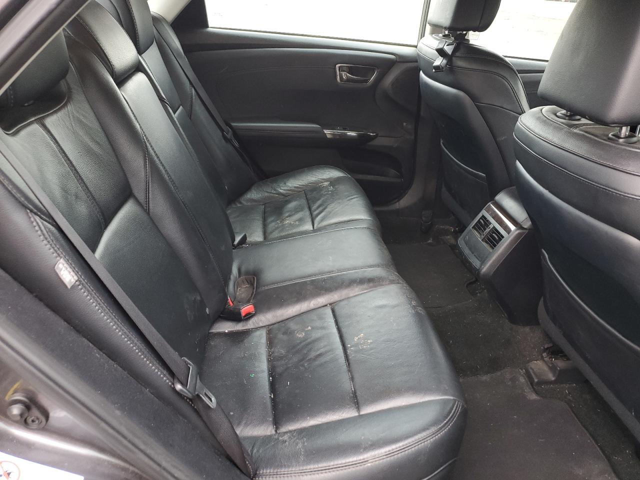 2013 Toyota Avalon - Image 10
