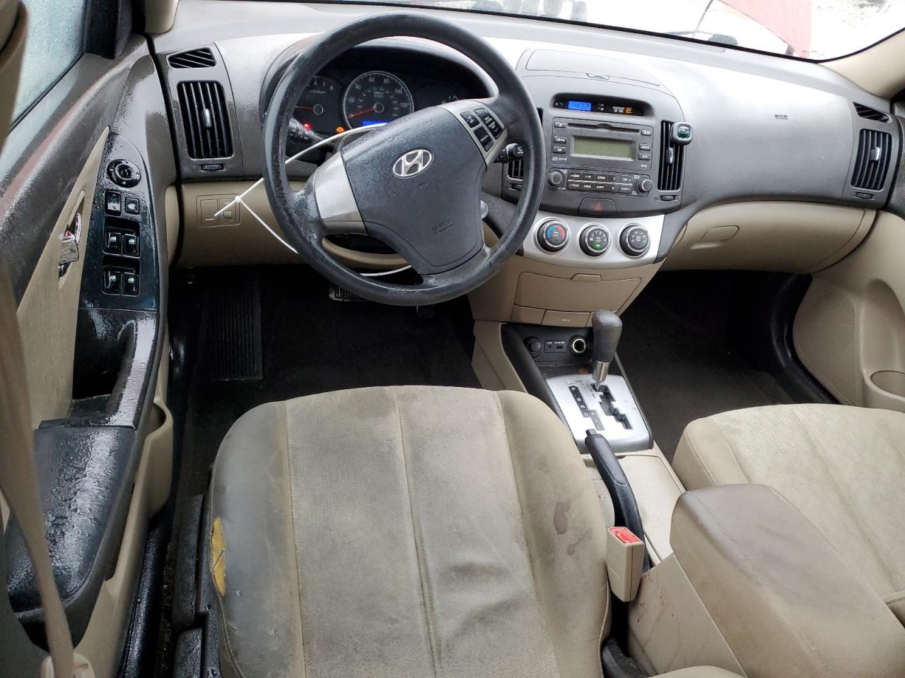 2010 Hyundai Elantra - Image 8