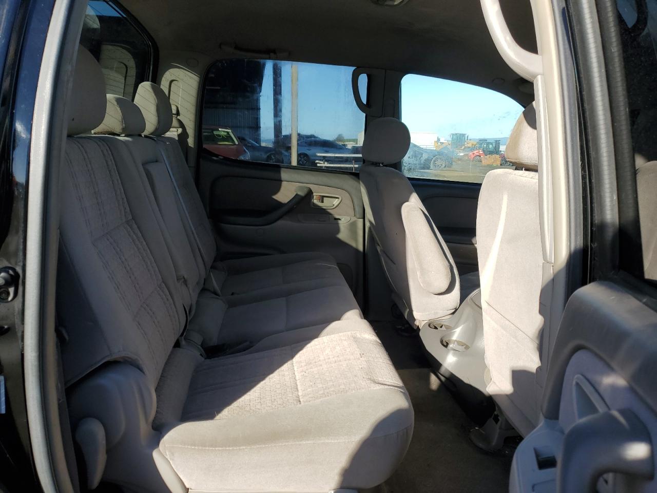 2004 Toyota Tundra - Image 11