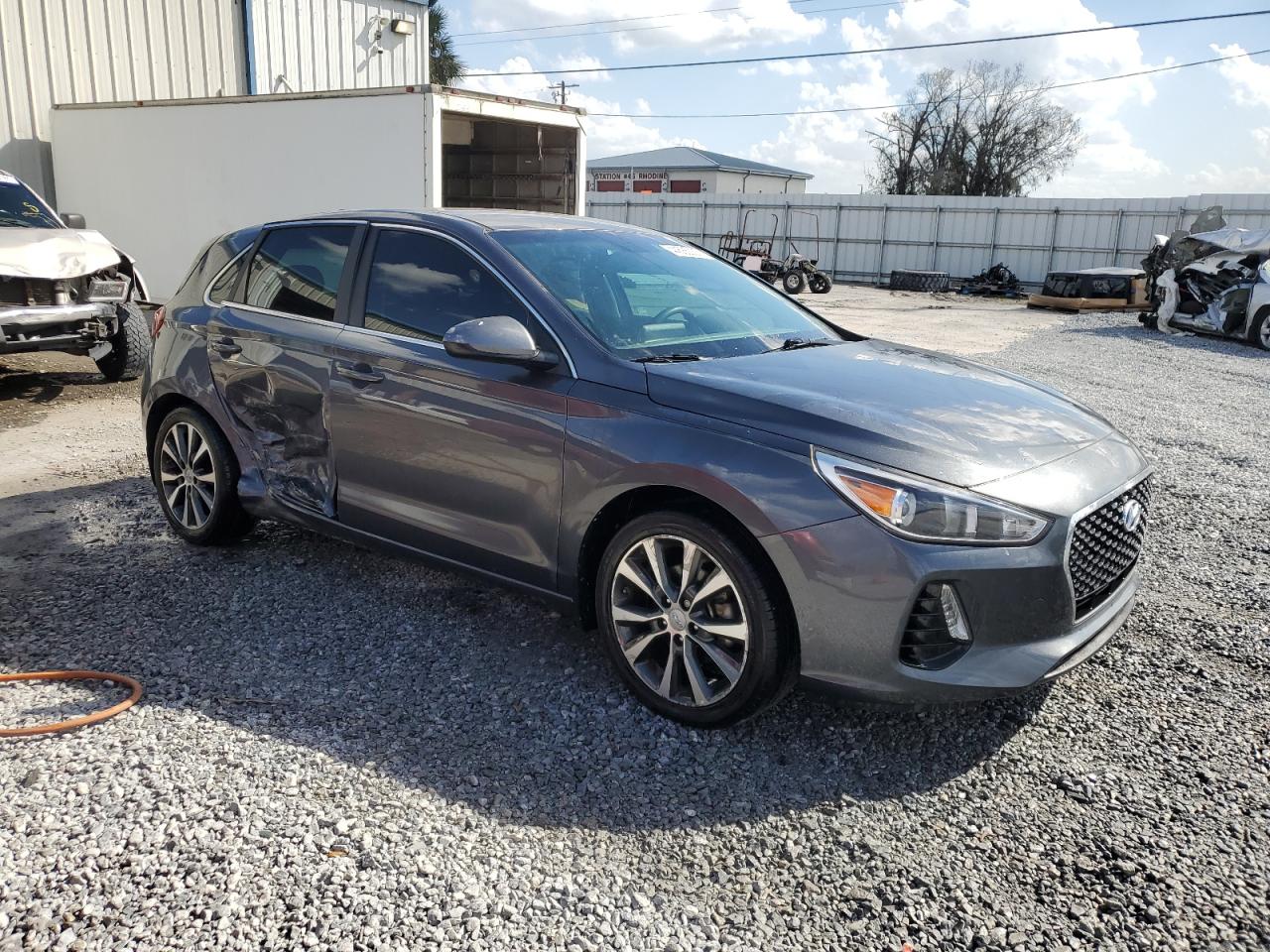 2018 Hyundai Elantra - Image 4