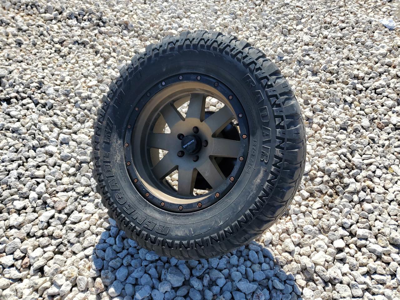 2020 Jeep Gladiator - Image 14