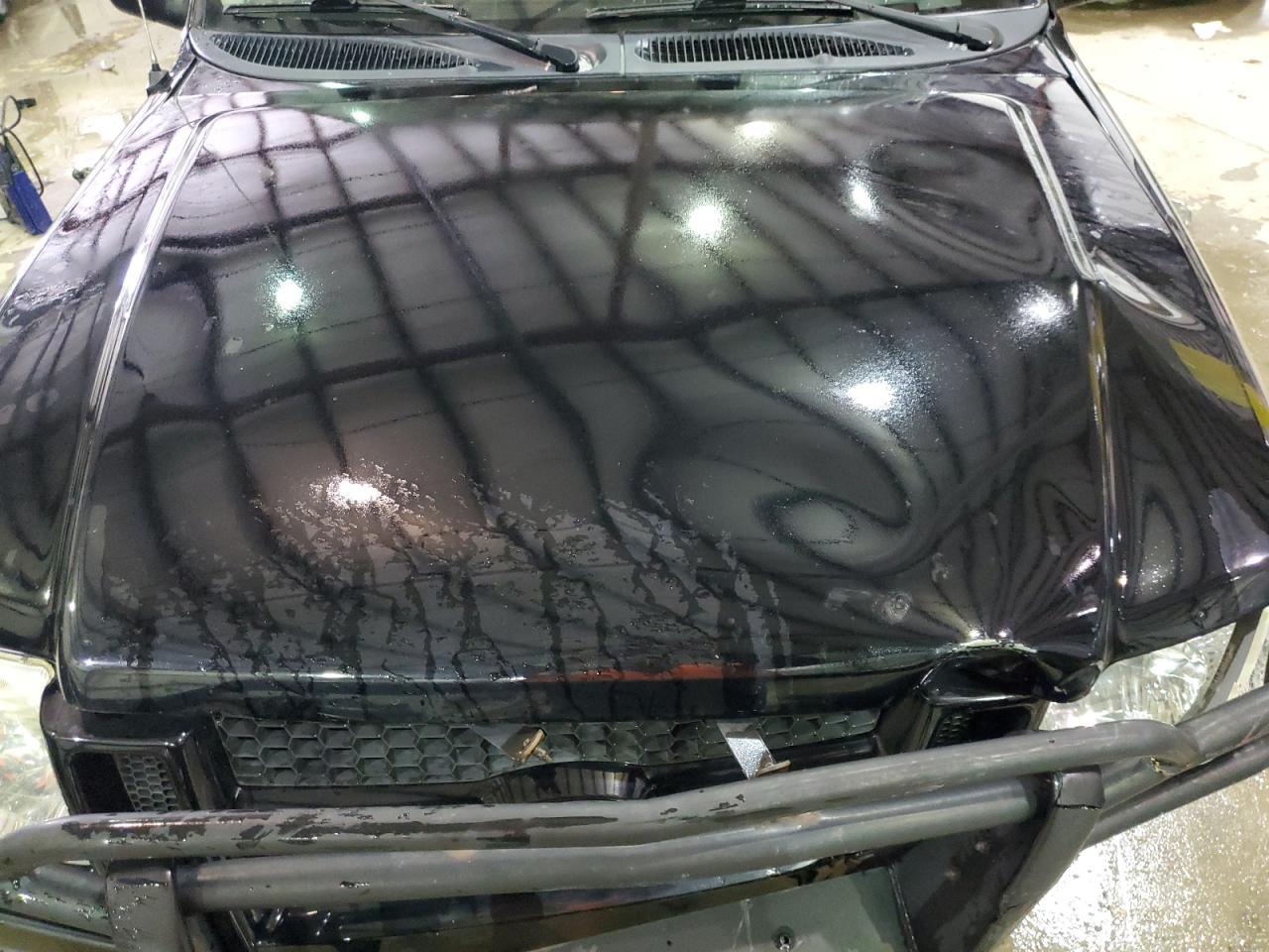 2005 Ford Explorer - Image 11