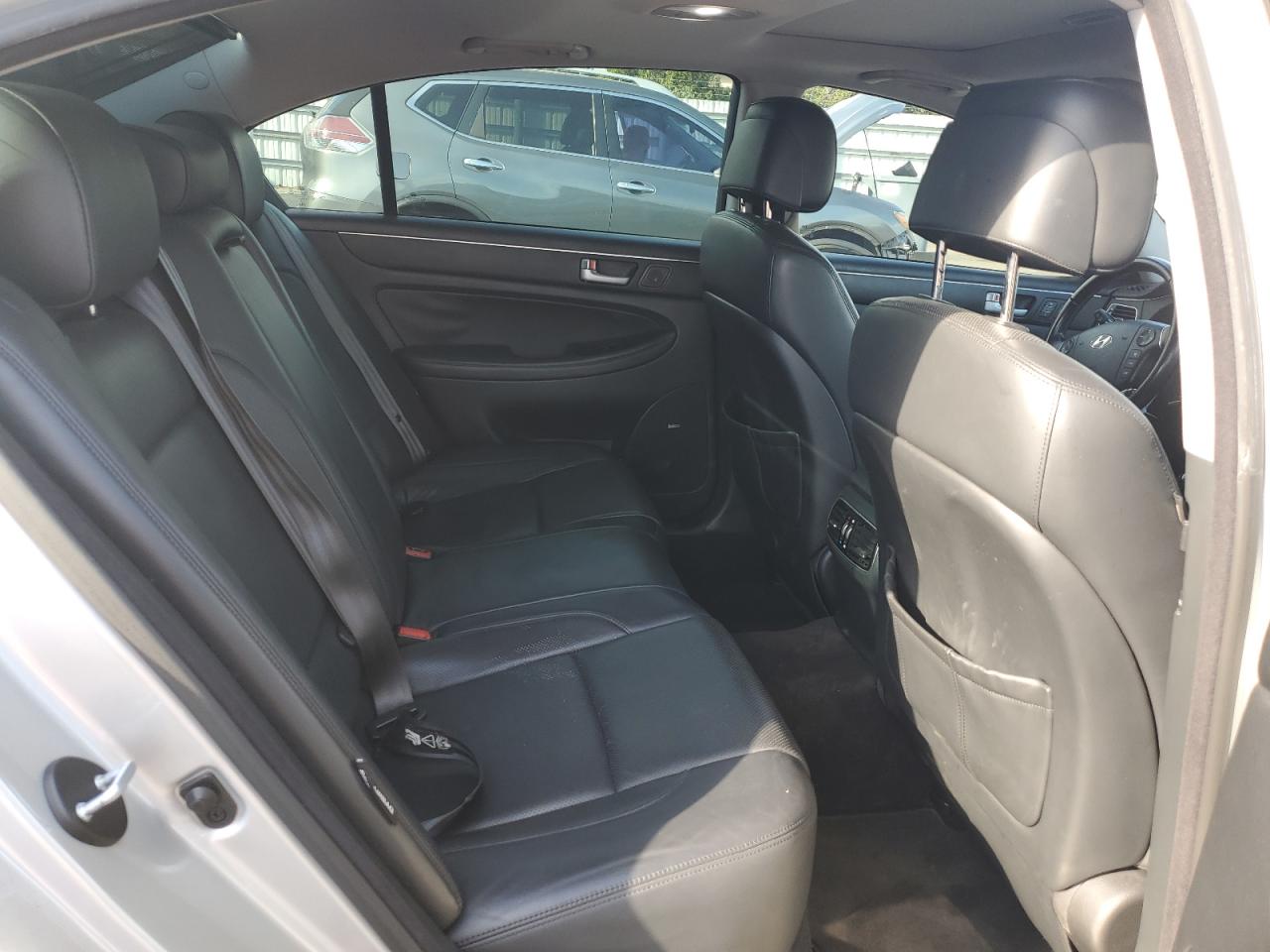 2013 Hyundai Genesis - Image 11