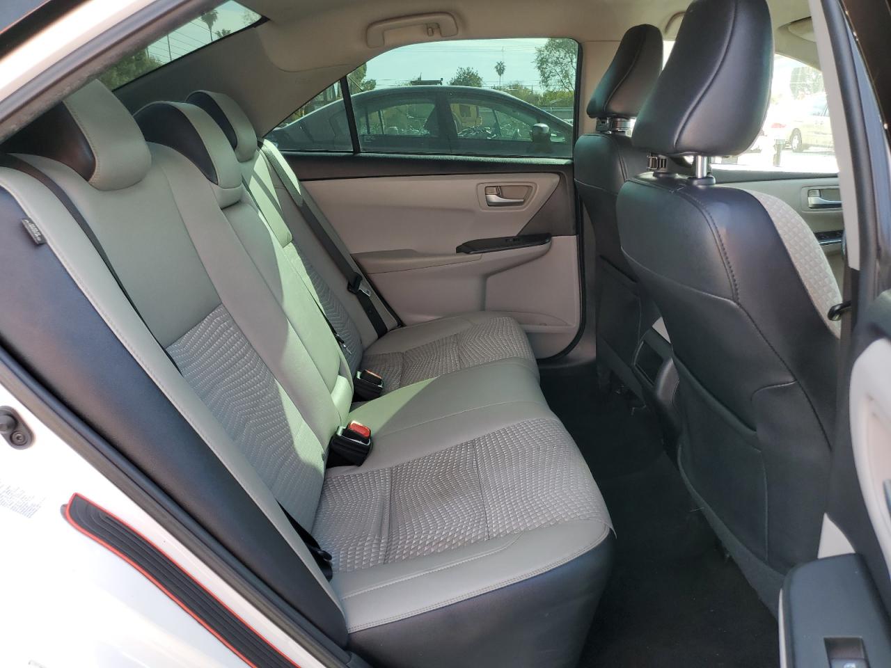 2015 Toyota Camry - Image 10