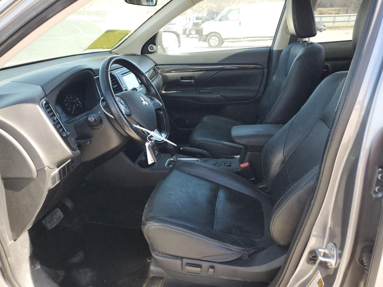 2016 Mitsubishi Outlander - Image 7