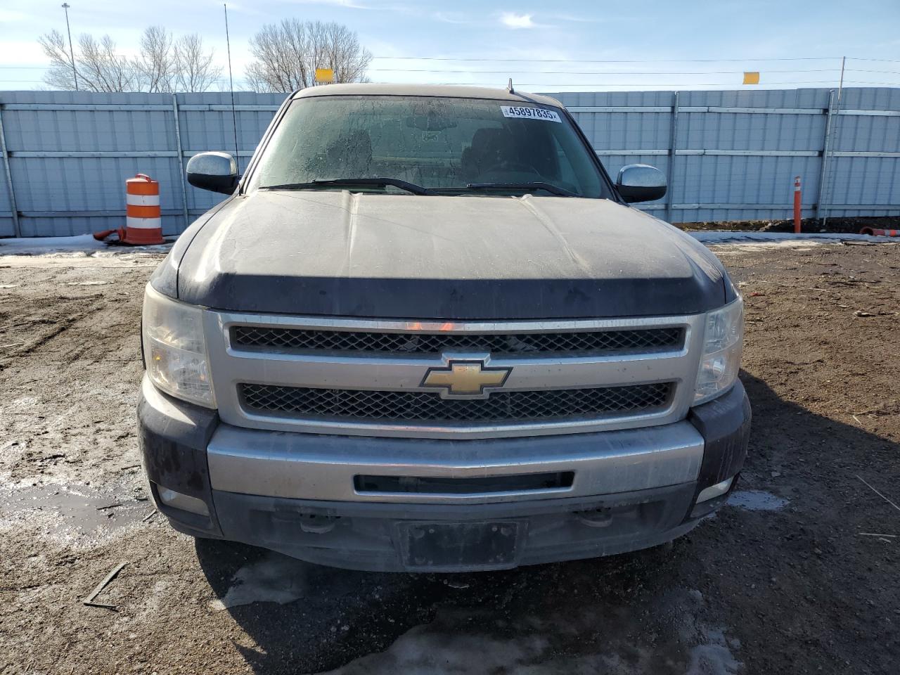 2009 Chevrolet Silverado - Image 5