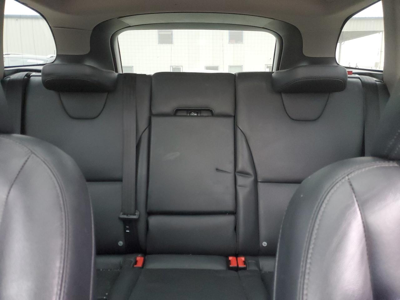 2016 Volvo XC60 - Image 10