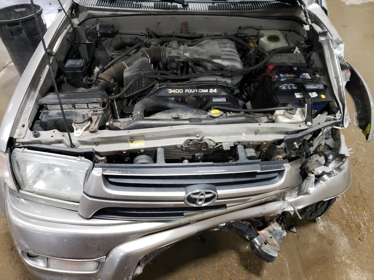 2002 Toyota 4Runner - Image 11