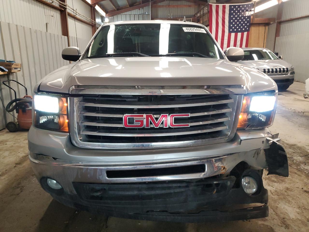 2011 GMC Sierra - Image 5