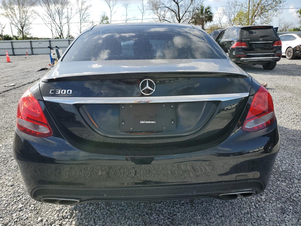 2016 Mercedes-Benz C 300 VIN: 55SWF4JB1GU115846 Lot: 45720255