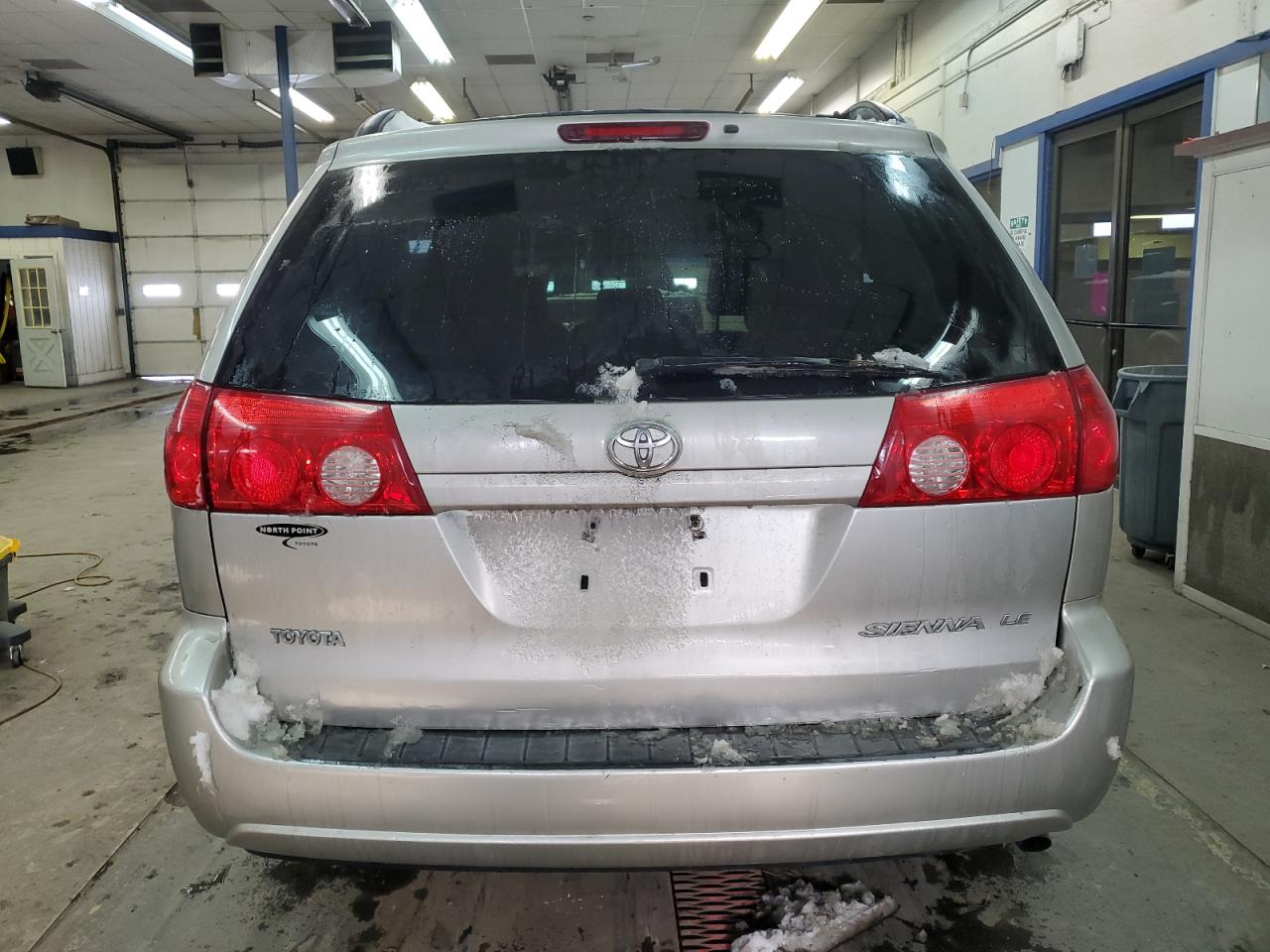 2009 Toyota Sienna - Image 6
