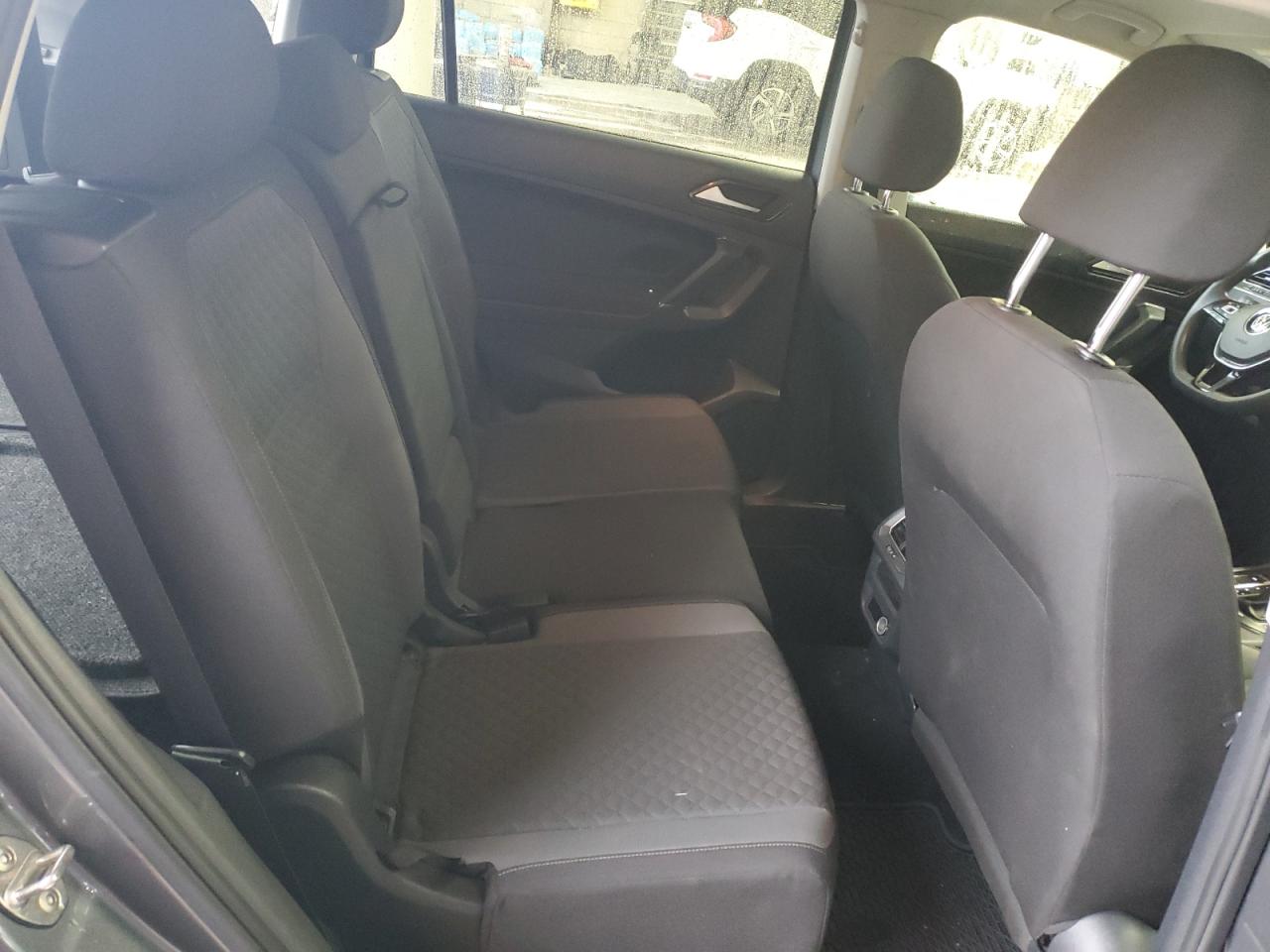 2018 Volkswagen Tiguan - Image 11