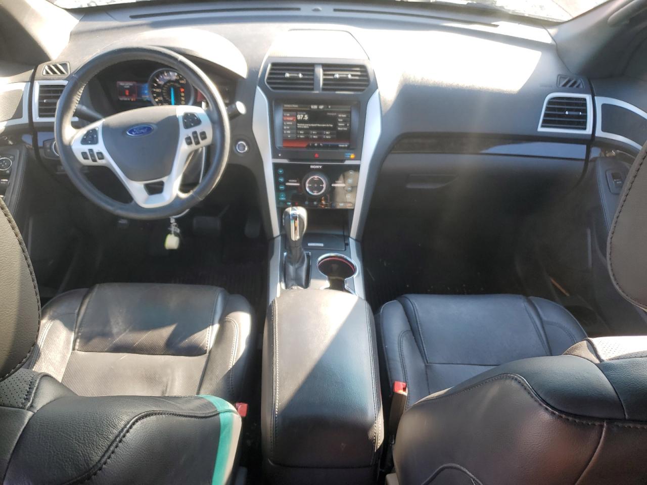 2015 Ford Explorer - Image 8