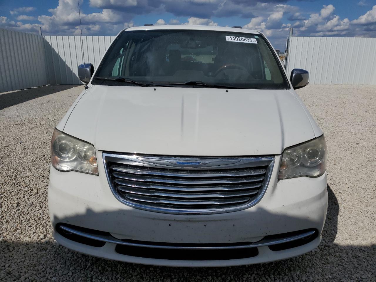 2012 Chrysler Town & Country - Image 5