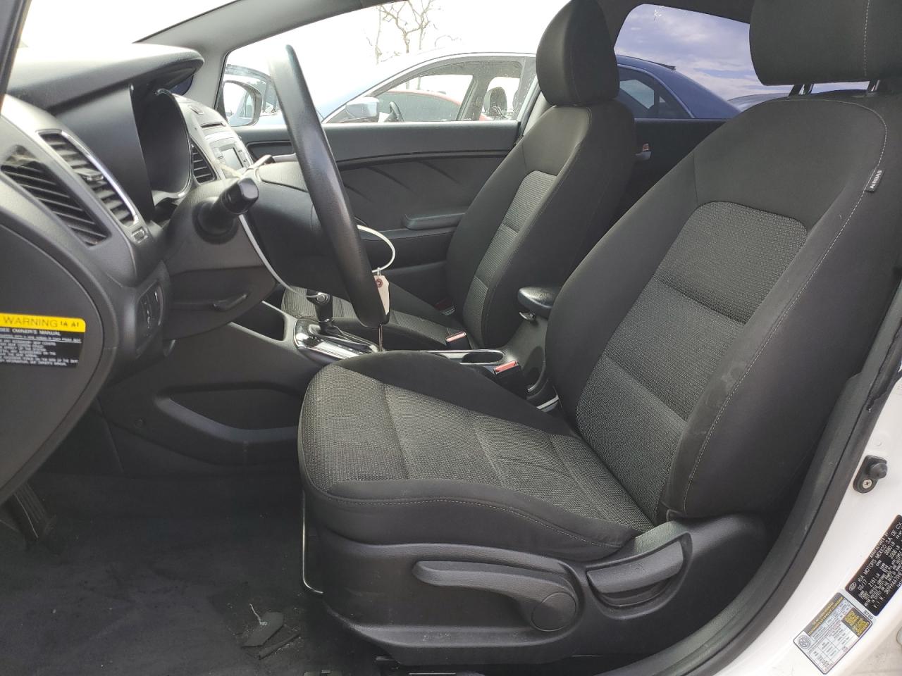 2017 Kia Forte - Image 7