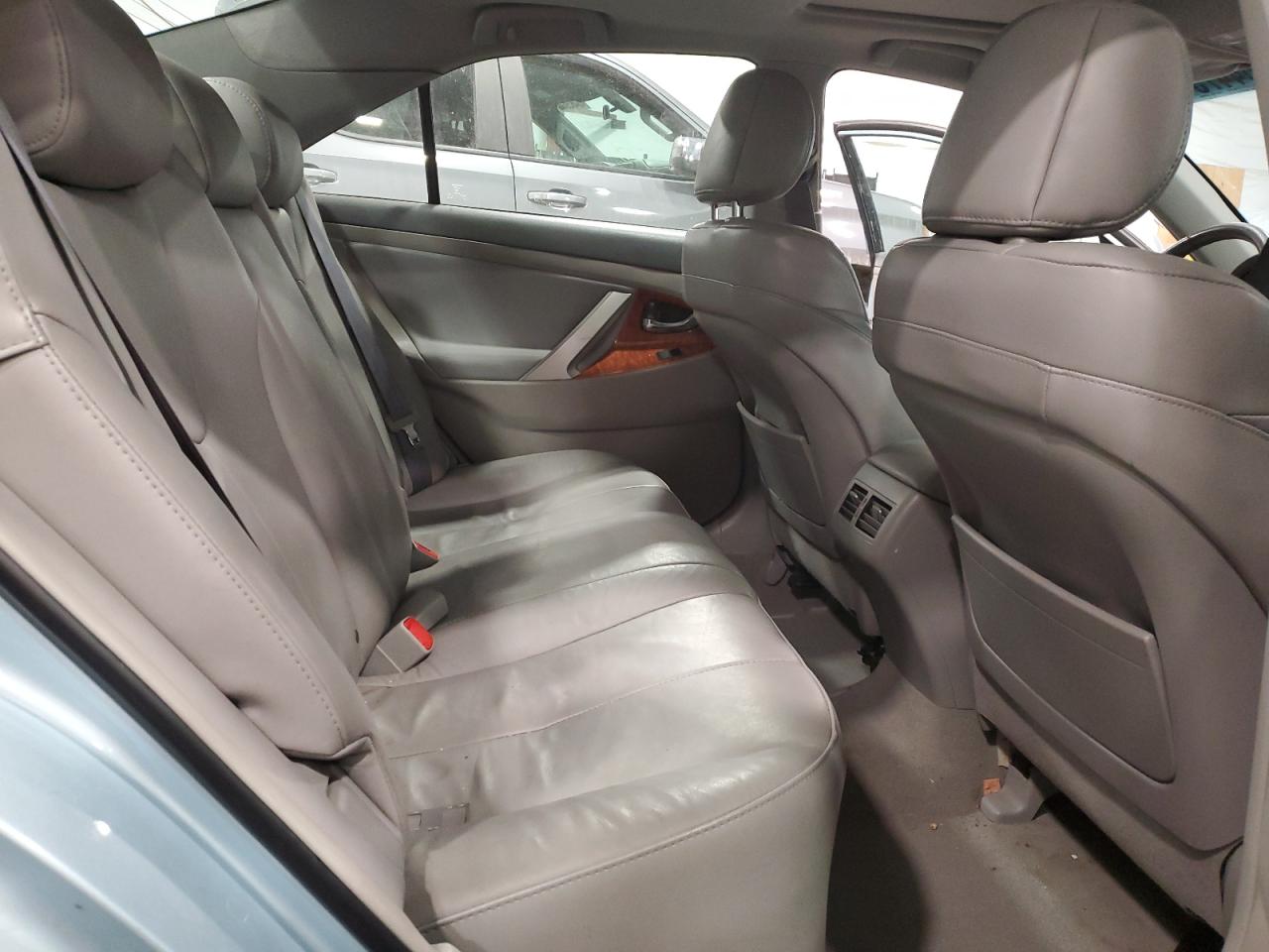 2009 Toyota Camry - Image 10