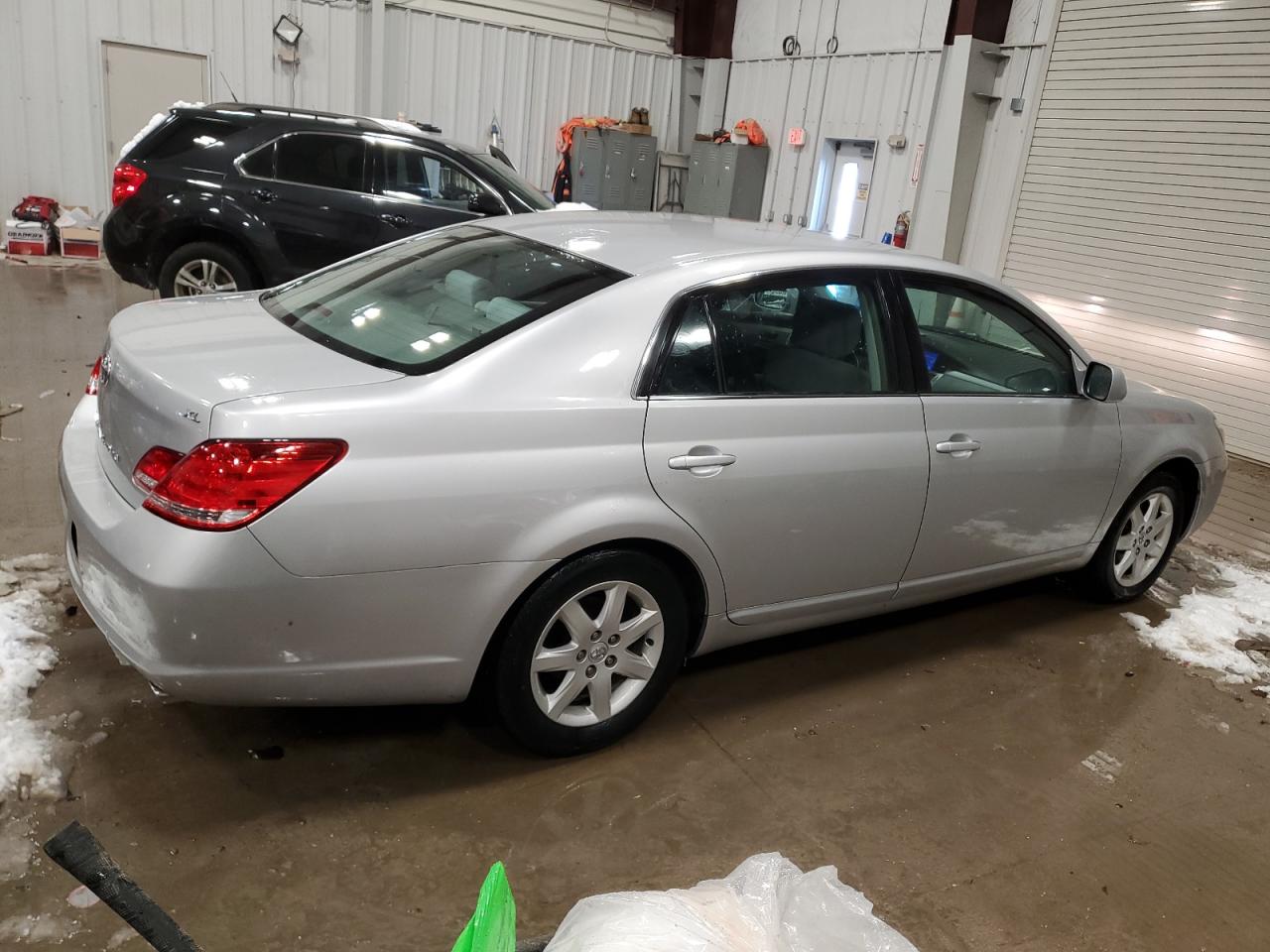 2006 Toyota Avalon - Image 3