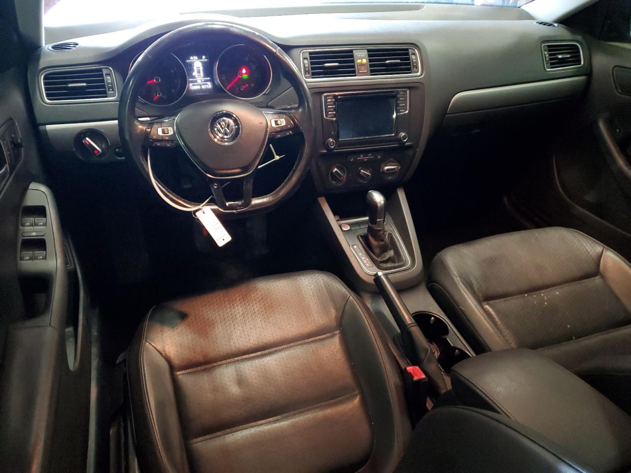 2017 Volkswagen Jetta - Image 8